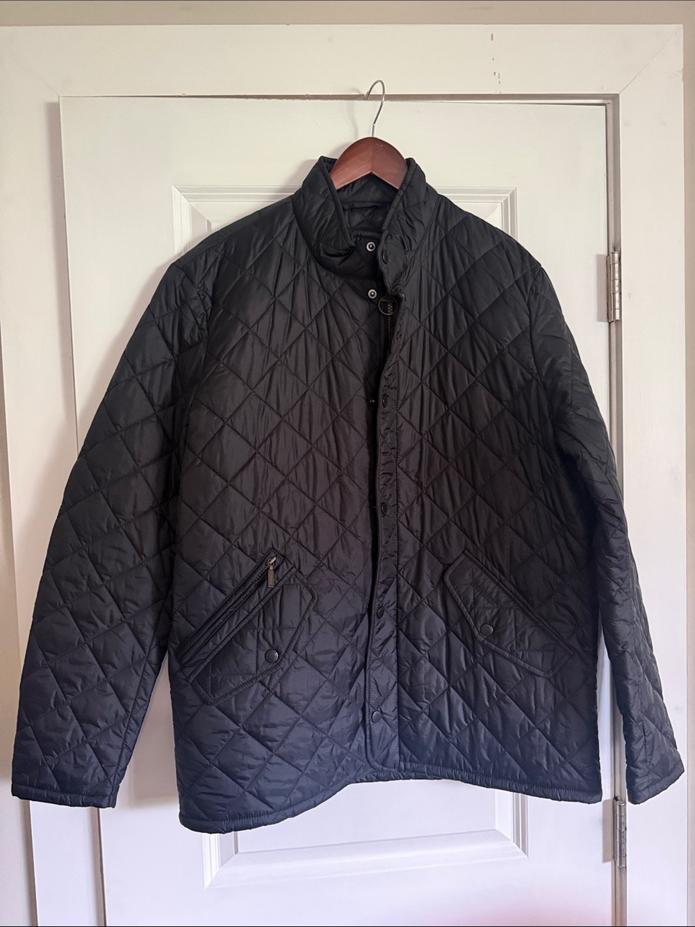 Barbour Men's Quilted Black Jacket - Classic Lightweight Coat